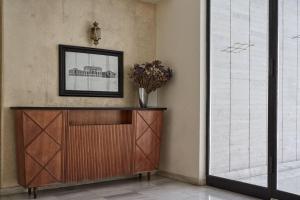 Three-Bedroom Apartment room in Chic n Bright 3Bd Apt with Hilton View