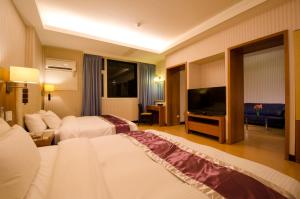 Deluxe Family Suite - with Garage