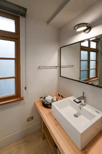 Phòng 2 Giường Đơn Với Phòng Tắm Riêng (Twin Room with Private Bathroom)