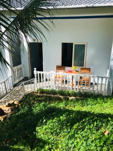 Bungalow Nhìn ra vườn (Bungalow with Garden View)