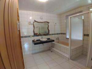Phòng cho 3 người có Ban Công (Triple Room with Balcony)