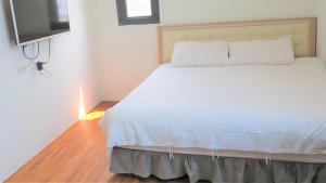 Phòng Deluxe hướng biển giường đôi (Deluxe Double Room with Sea View)
