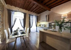 One-Bedroom Apartment room in Apartments Florence - Giglio santa trinita