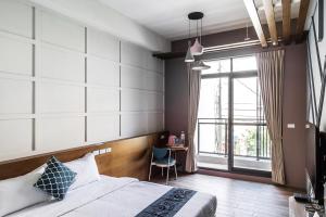 Phòng Có Giường Cỡ Queen Với Ban Công (Queen Room with Balcony)