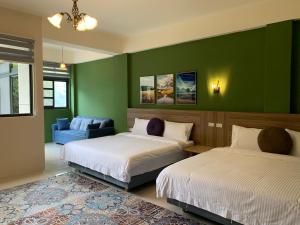 Suite Gia Đình Có Ban Công (Family Suite with Balcony)