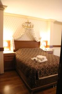 Standard Double Room room in Grand Peninsula Hotel