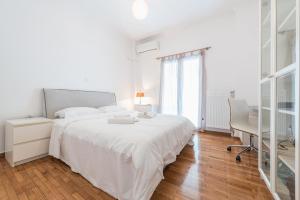 Two-Bedroom Apartment room in Fresh and Clean apt for 6 in Koukaki