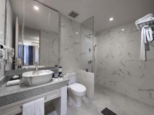 Aston Suite
