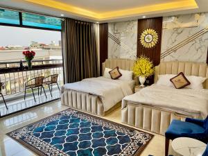Suite Gia Đình Có Ban Công (Family Suite with Balcony)