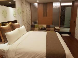 Phòng Giường Đôi Có Bồn Tắm Spa (Double Room with Spa Bath)