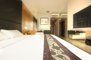 Phòng Loại Sang có Giường Lớn (Deluxe King Bed)