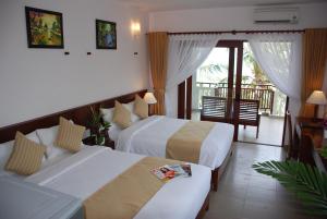 Phòng Gia Đình Nhìn Ra Biển (Family Room with Sea View)