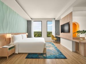 1 King 1 Bunk Family Suite Forest View