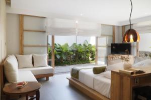 Suite có gác lửng Có bồn tắm Jacuzzi (Duplex Jacuzzi Suite)