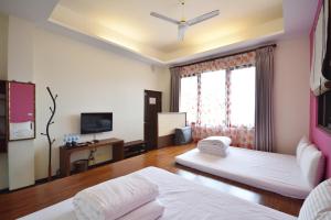 Phòng 4 Người Có Phòng Tắm (Quadruple Room with Bathroom)