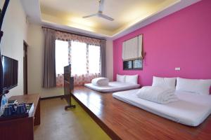 Phòng 4 Người Có Phòng Tắm (Quadruple Room with Bathroom)
