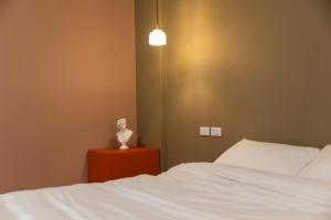 Phòng Giường Đôi Có Ban Công (Double Room with Balcony)
