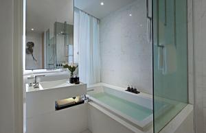 Phòng SO ấm cúng hướng thành phố 2 giường (SO Cozy City View Twin Room)