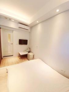 Phòng Tiêu Chuẩn Giường Đôi (Standard Double Room)