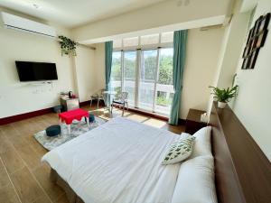 Phòng Giường Đôi Có Ban Công (Double Room with Balcony)