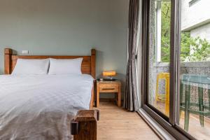 Phòng Giường Đôi Nhìn Ra Núi (Double Room with Mountain View)