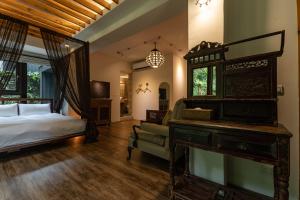 Phòng Gia đình nhìn ra Núi (Family Room with Mountain View)
