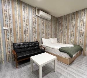 Phòng Giường Đôi Có Phòng Tắm Riêng (Double Room with Private Bathroom)