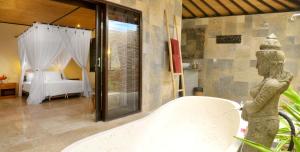 Phòng lớn giường đôi hoặc 2 giường (Large Double or Twin Room)
