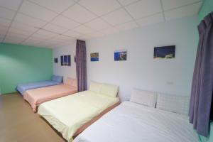 Phòng gia đình với phòng tắm riêng. (Family Room with Private Bathroom)