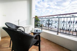 Phòng Giường Đôi có Ban công và Nhìn ra Biển (Double Room with Balcony and Sea View)