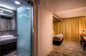 Triple Room room in 360 Degrees