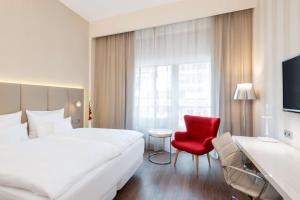 Superior Double or Twin Room XL room in NH Berlin Friedrichstrasse