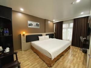 Phòng Tiêu Chuẩn Giường Lớn (Standard King Room)