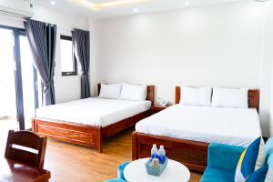 Phòng 4 Người Có Ban Công (Quadruple Room with Balcony)