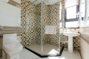 Phòng có giường cỡ King Nhìn ra Quang cảnh Núi non (Mountain View King Room)