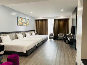 Phòng Hạng Tiết kiệm Cho 4 Người (Economy Quadruple Room)