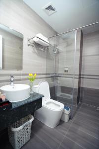 Phòng Tiêu Chuẩn Giường Lớn (Standard King Room)