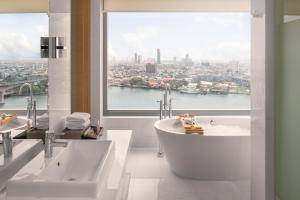 AVANI Panorama Riverview Junior Suite