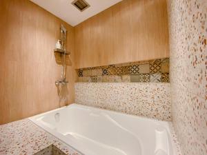 Căn Hộ 3 Phòng Ngủ (Three-Bedroom Apartment)