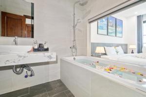 Phòng Loại Sang Giường Đôi (Deluxe Double Room)