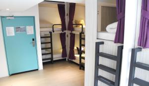 1 người trong phòng Tập Thể 8 giường (Nam) (8-Bed Dormitory - Male Only)
