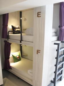 1 người trong phòng Tập Thể 8 giường (Nam) (8-Bed Dormitory - Male Only)