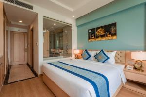 Phòng Deluxe hướng biển giường đôi (Deluxe Double Room with Sea View)