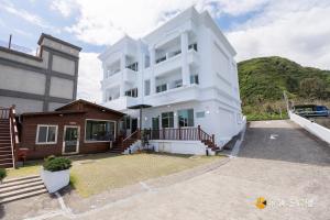 Phòng Giường Đôi/2 Giường Đơn Nhìn Ra Biển (Double or Twin Room with Sea View)