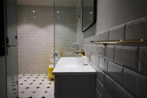 Phòng Tiêu Chuẩn Giường Đôi (Standard Double Room)