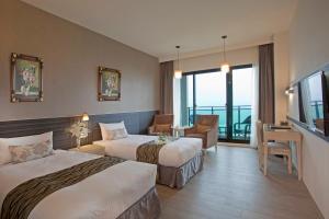 Phòng Hai Giường Đơn Loại Sang (Deluxe Twin Room)