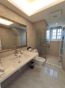 Phòng Deluxe 4 Người (Deluxe Quadruple Room)