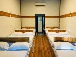 Phòng Ngủ Tập Thể Cho Cả Nam Và Nữ (Mixed Dormitory Room)