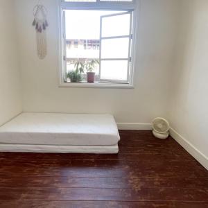 Phòng Cơ bản cho 3 người với phòng tắm dùng chung (Basic Triple Room with Shared Bathroom)