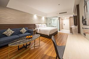 Suite Nhỏ (Junior Suite Room)